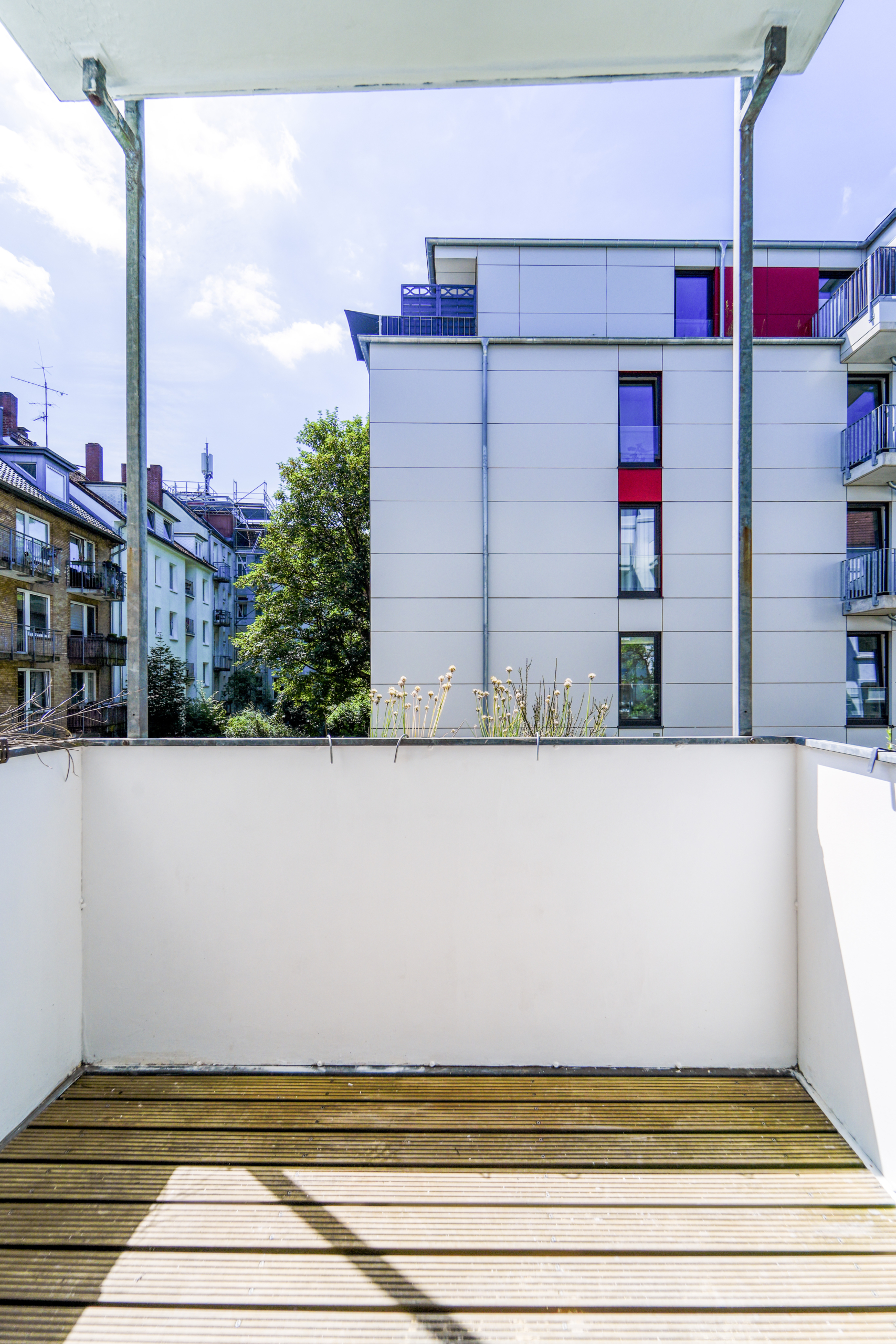 Ein schöner Süd-West ausgerichteter Balkon, der zum verweilen einlädt